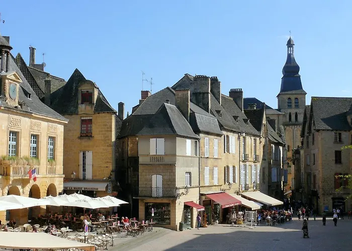 Les Valades * Coux-et-Bigaroque-Mouzens